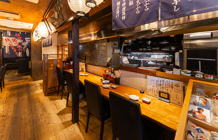 炉端と酒 五臓六腑 本店　店舗内観